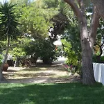 Secret Garden Apartment *